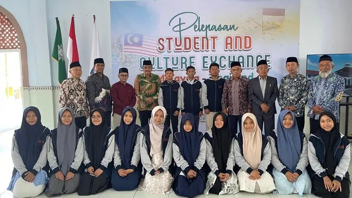 PERKUAT WAWASAN GLOBAL, 13 SANTRI ALMATERA TEMANGGUNG IKUTI PROGRAM STUDENT AND CULTURE EXCHANGE 2026