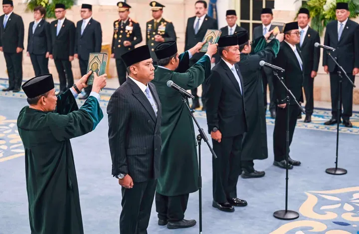 PARADOKS PENDIRIAN UNIVERSITAS REPUBLIK INDONESIA (URI) TERHADAP EKOSISTEM PENDIDIKAN TINGGI NASIONAL