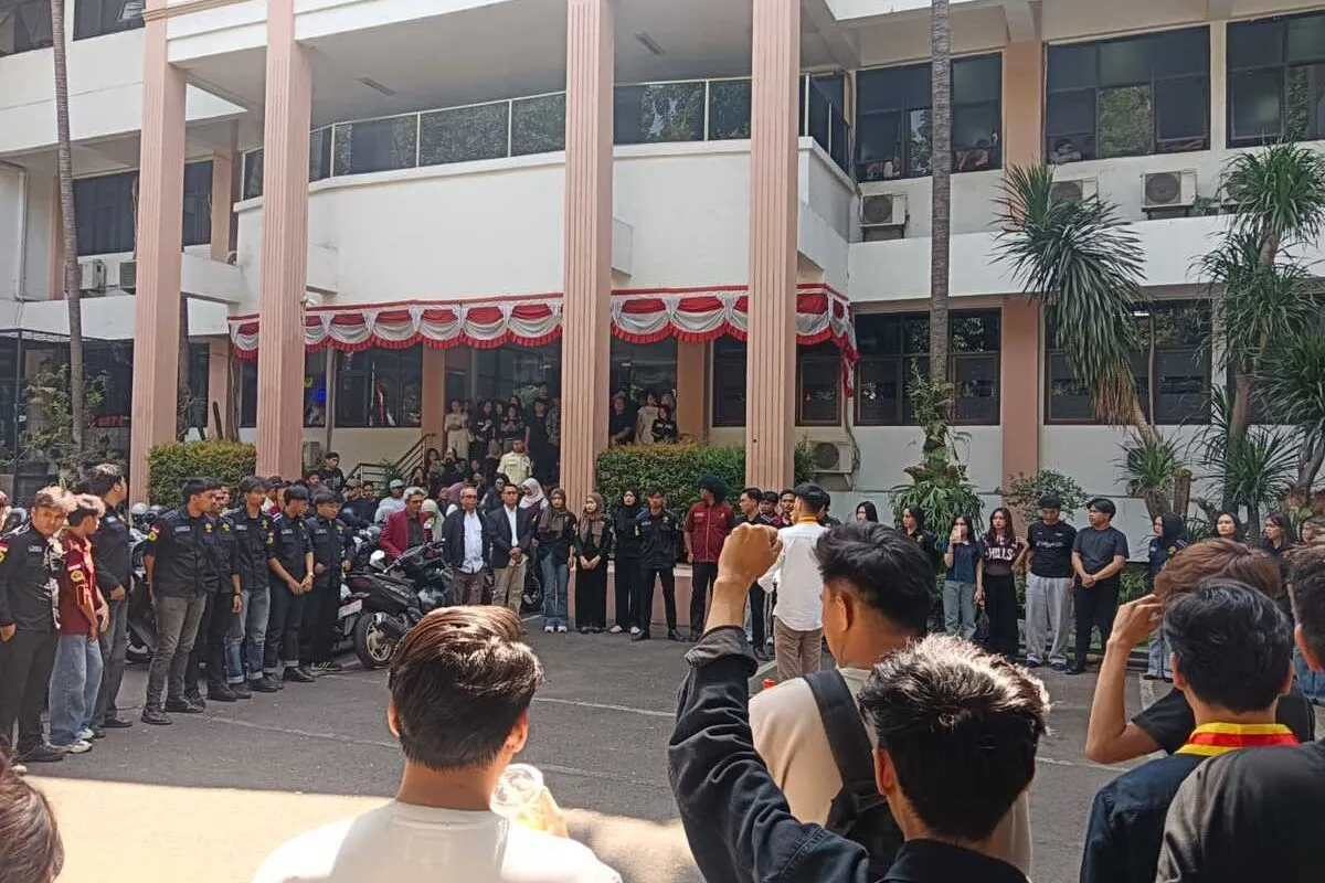 MAHASISWA FH UNPAS BANDUNG GELAR AKSI PROTES ATAS DUGAAN PELECEHAN SEKSUAL OLEH OKNUM DOSEN, PIHAK REKTORAT NYATAKAN SIAP NONAKTIFKAN TERDUGA PELAKU