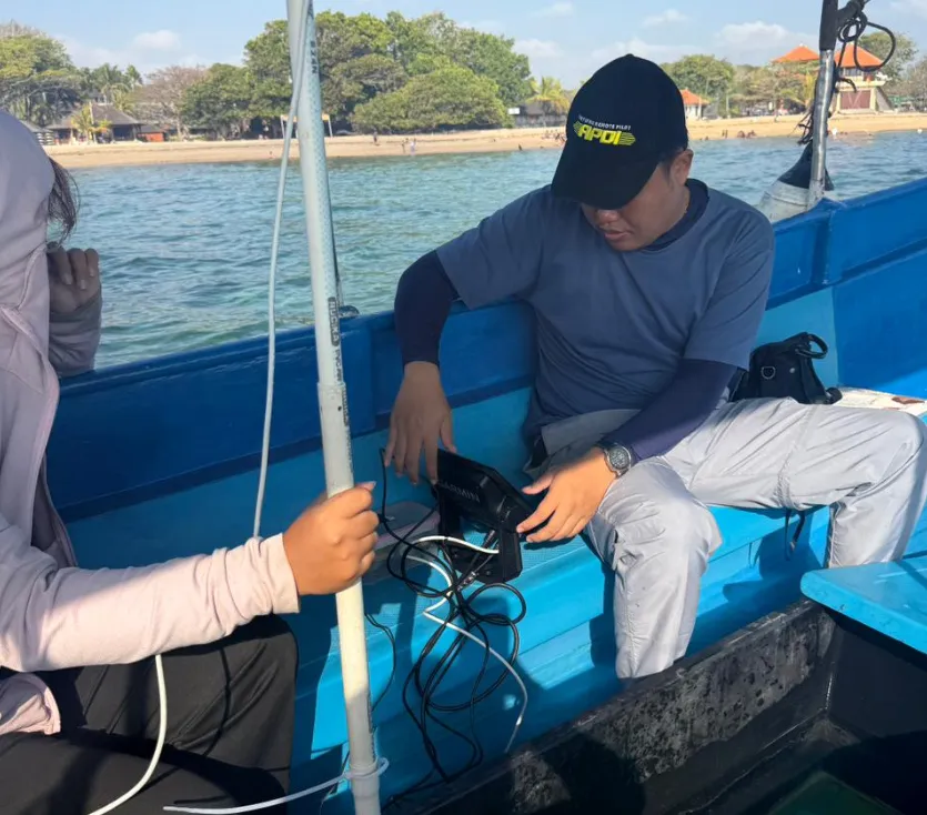TIM PENELITI UNIVERSITAS UDAYANA PETAKAN POTENSI KARBON BIRU TELUK BENOA UNTUK DUKUNG AGENDA CARBON TRADING