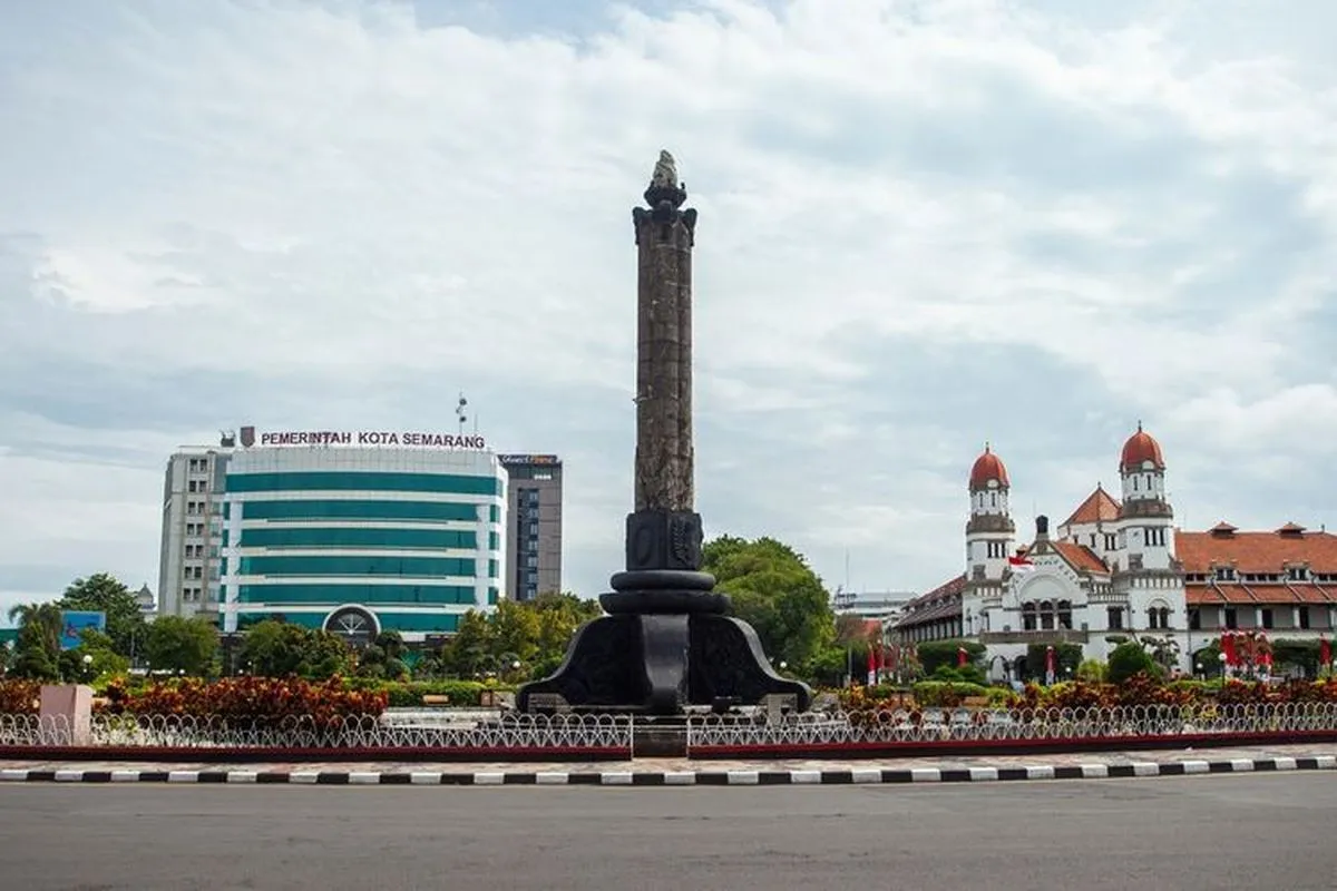 BEM SEMARANG RAYA GELAR AKSI 'MENUJU PEMBEBASAN NASIONAL' DI TUGU MUDA, USUNG FIVE POIN PANTURA