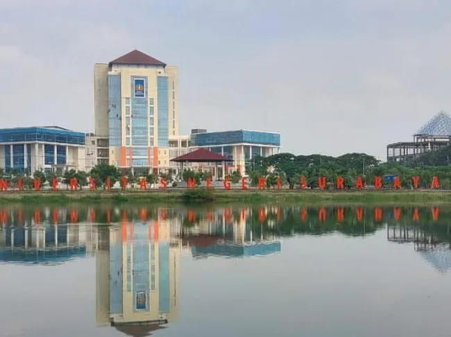 UNESA PERKUAT EKOSISTEM KAMPUS AMAN DARI KEKERASAN MELALUI PROGRAM PEMBEKALAN DAN SATGAS PPK MENYAPA