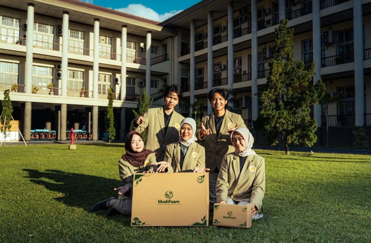 MAHASISWA UGM INOVASI MUSHFOAM, KEMASAN RAMAH LINGKUNGAN DARI MISELIUM JAMUR PENGGANTI STYROFOAM